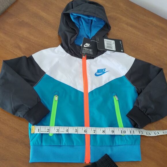 NIKE
BOYS' 2-PIECE JACKET SHORTS SET OUTFIT - Picture 3 of 9